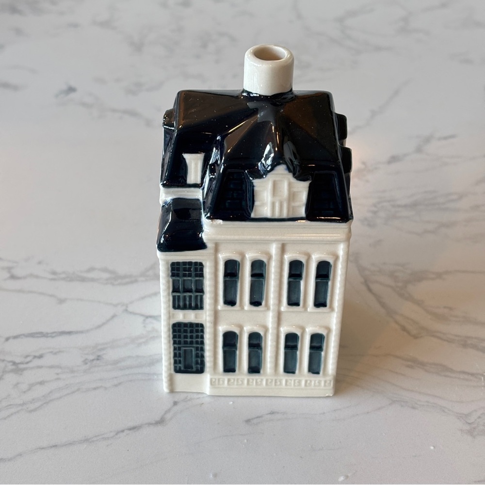 KLM #91 Blue Delft House by BOLS The Hague, Netherlands